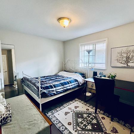 Airport Cozy Room 舒适小屋 Vancouver, Richmond,Near Yvr Esterno foto