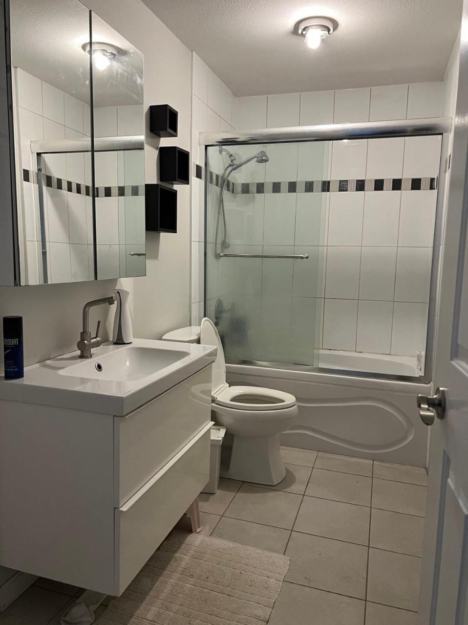 Airport Cozy Room 舒适小屋 Vancouver, Richmond,Near Yvr Esterno foto